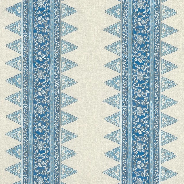 Not Yet Made - Made To Order Sample - Schumacher x Mark D. Sikes Foxglove Indoor/Outdoor Fabric in Indigo For Sale - Image 5 of 5