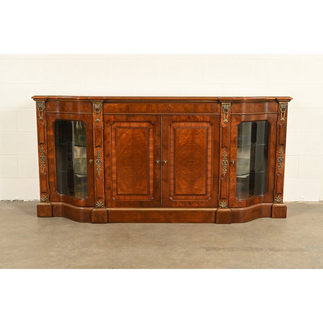 Henredon Grand Provenance Italian Neoclassical Inlaid Cherry and Burled Walnut Sideboard or Bar Cabinet, Circa 1980s For Sale - Image 15 of 16