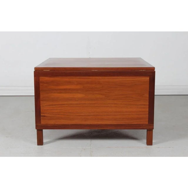 Mid-Century Modern Model 5362 Extendable Coffee Table in American Walnut by Børge Mogensen for Fredericia Furniture, Denmark, 1970s For Sale - Image 3 of 11