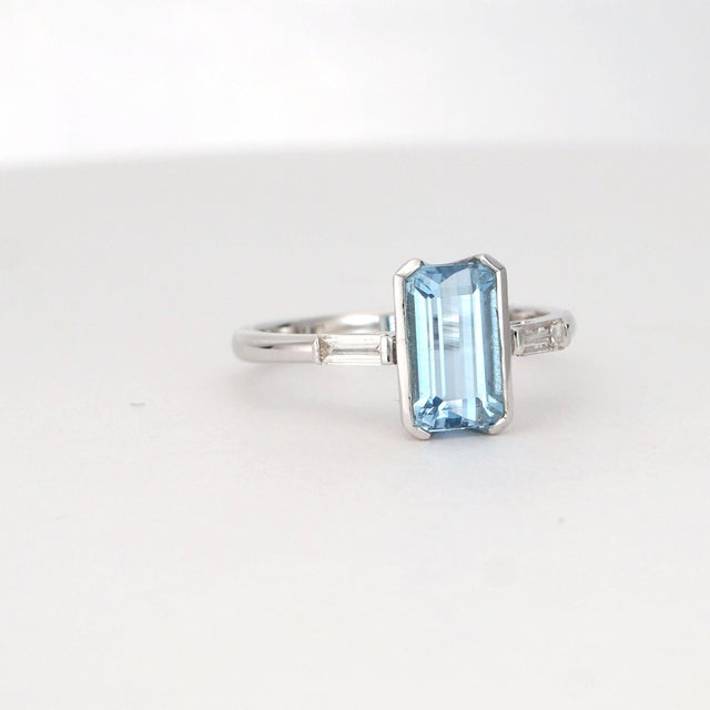 14k White Gold Ring With Octagon Aquamarine and Diamonds For Sale - Image 16 of 18