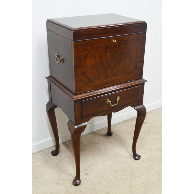 Traditional Henkel Harris Mahogany Silver Chest For Sale - Image 3 of 12