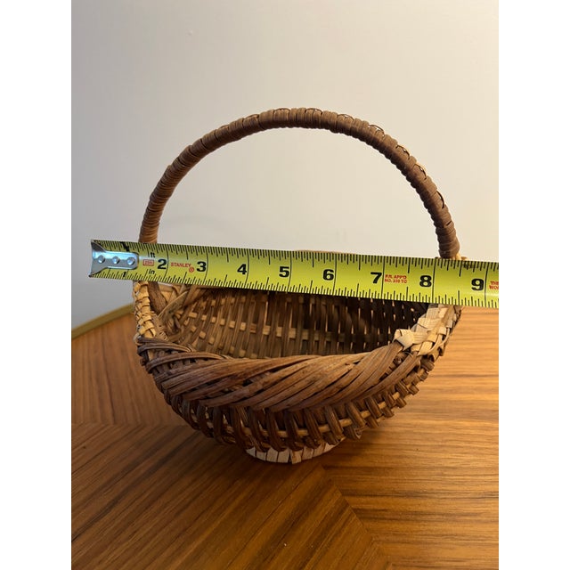 Vintage Handwoven Buttocks Basket With Wrapped Handle – Small Appalachian Basket For Sale - Image 18 of 18