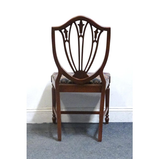 High End Vintage Solid Mahogany Traditional Duncan Phyfe / Hepplewhite Style Shield Back Dining Side Chair For Sale In Kansas City - Image 6 of 9
