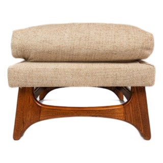 Restored Mid-Century Modern Ottoman / Footstool in Oak in the Manner of Adrian Pearsall, Usa, C. 1960s For Sale