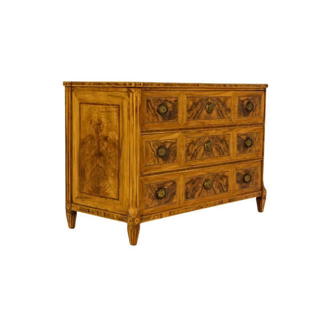 French 18th Century Louis XVI Burl Walnut Commode For Sale - Image 3 of 4