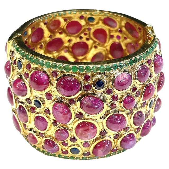 Bochic "Capri" 167 Carat Multi Ruby & Emerald Cuff Set In 18K Gold & Silver For Sale - Image 15 of 18