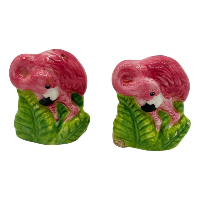 1950s Mid-Century Pink Flamingo Tropical Leaf Ceramic Salt & Pepper Shaker Set For Sale