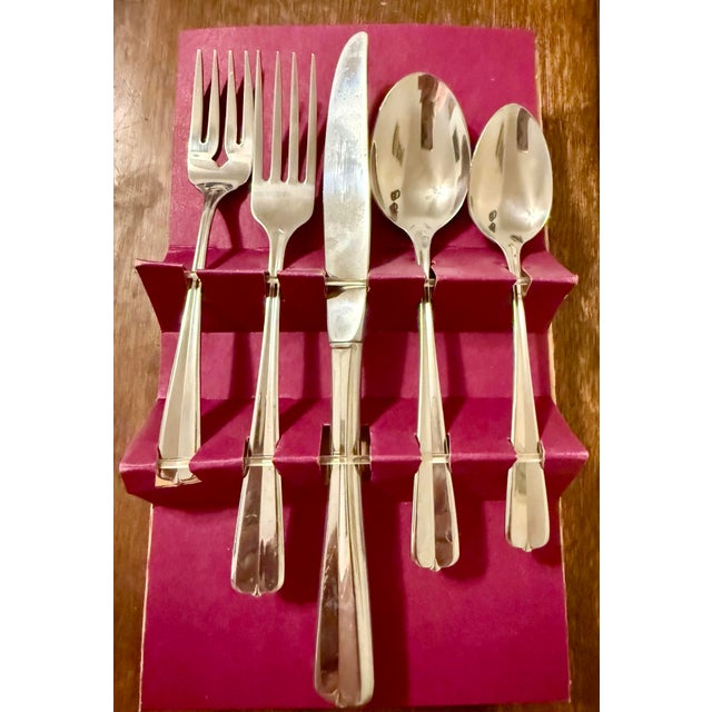 Oneida Late 20th Century Oneida Artesia Quality Stainless Silverware For Sale - Image 4 of 12