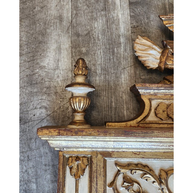 Vintage Neoclassical Louis XVI Style Giltwood & Painted Mirror by LaBarge For Sale In New York - Image 6 of 16