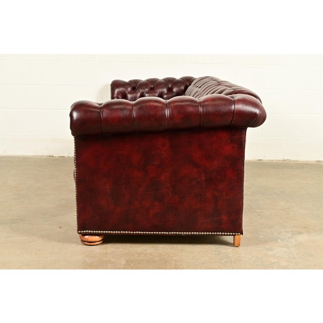 Hancock & Moore Style English Oxblood Tufted Leather Chesterfield Sofa | Circa 1980s For Sale - Image 12 of 15