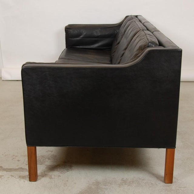 Vintage 2213 3-Seater Sofa in Patinated Black Leather by Børge Mogensen for Fredericia For Sale - Image 14 of 18