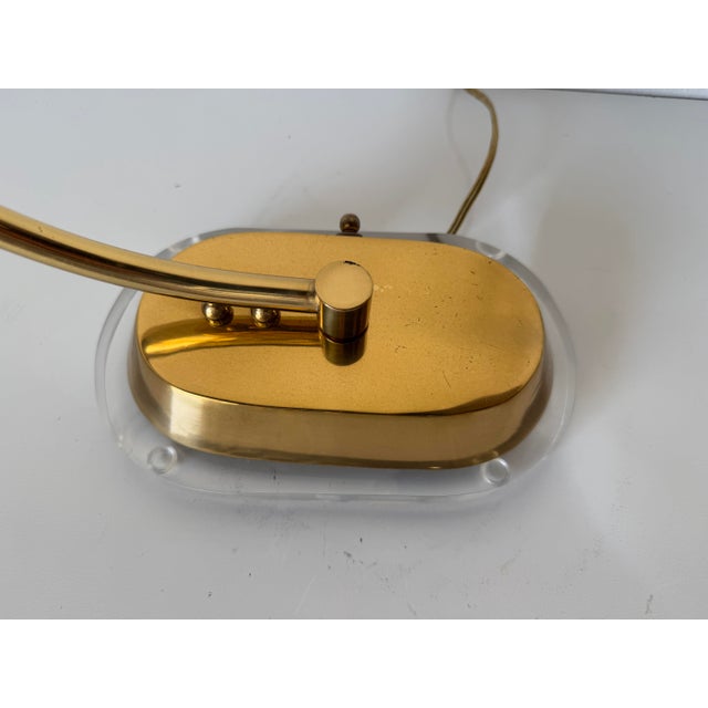 Vintage Brass Mussel Shell Table Lamp With Lucite Base For Sale In Miami - Image 6 of 11