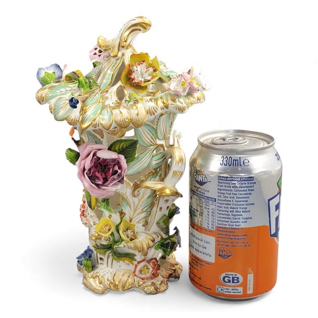 Reticulated Flower-Encrusted Vase with Cover from Coalport, 1835-1845 For Sale - Image 13 of 14