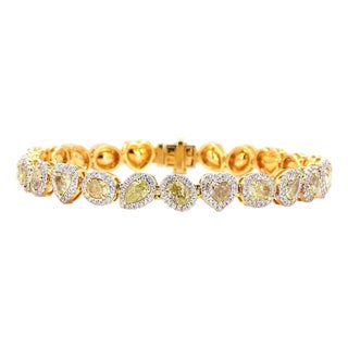 1.47 Carat Round Brilliant Cut White Diamond Yellow Diamond Gold Bracelet For Sale
