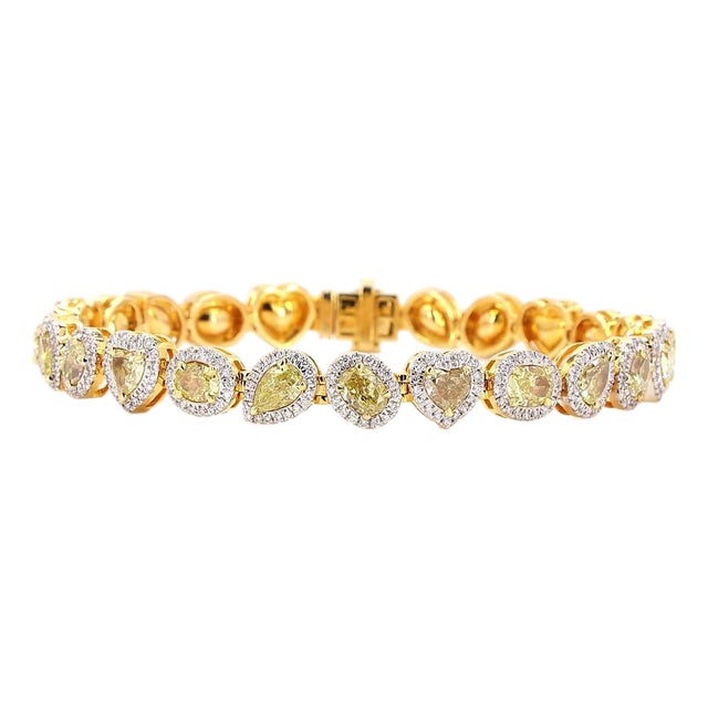 1.47 Carat Round Brilliant Cut White Diamond Yellow Diamond Gold Bracelet For Sale
