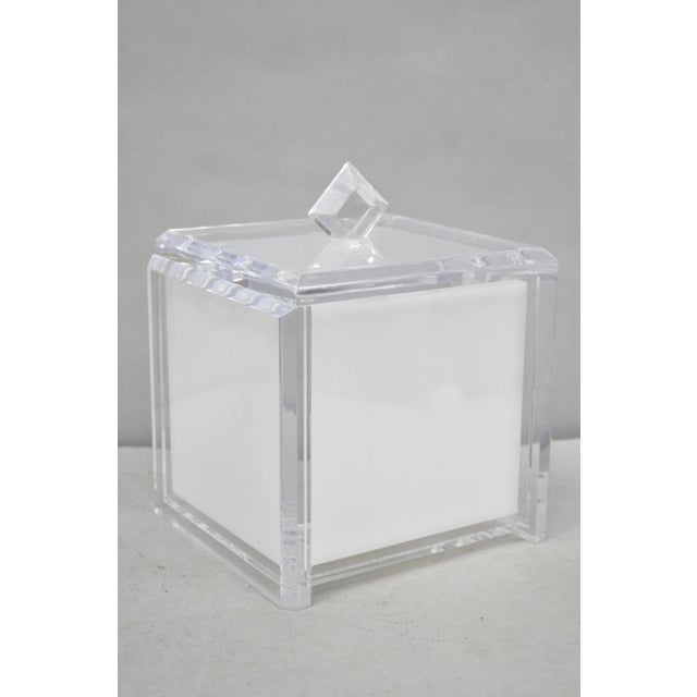Vintage Mid Century Modern Clear Lucite Acrylic Diamond Handle Ice Bucket For Sale - Image 15 of 15