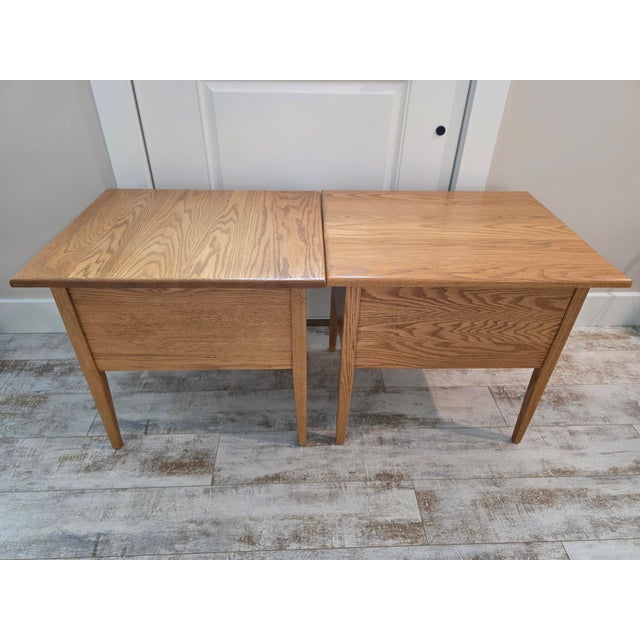 Hunt Country Furniture Oak 2-Drawer End Tables - A Pair For Sale In New York - Image 6 of 8