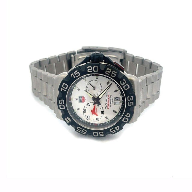 Contemporary 6718 Tag Heuer Formula 1 Men's Watch Steel Wah111B 41mm Date Silver Dial For Sale - Image 3 of 8