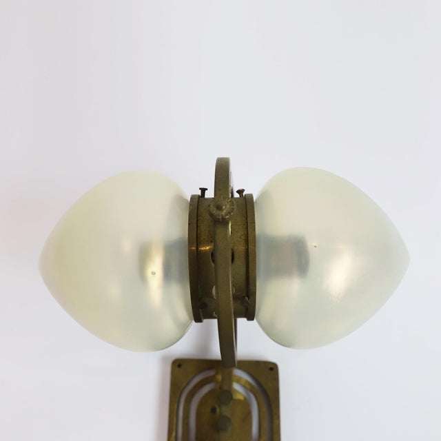1930s Art Deco Wall Lamp made in Opaline Glass and Solid Brass For Sale - Image 4 of 5