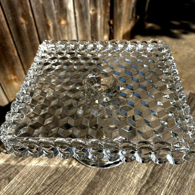 1920s Art Deco Fostoria Retired 1915-82 American Clear Cube Square Cake Stand Rum Well For Sale In Dallas - Image 6 of 8