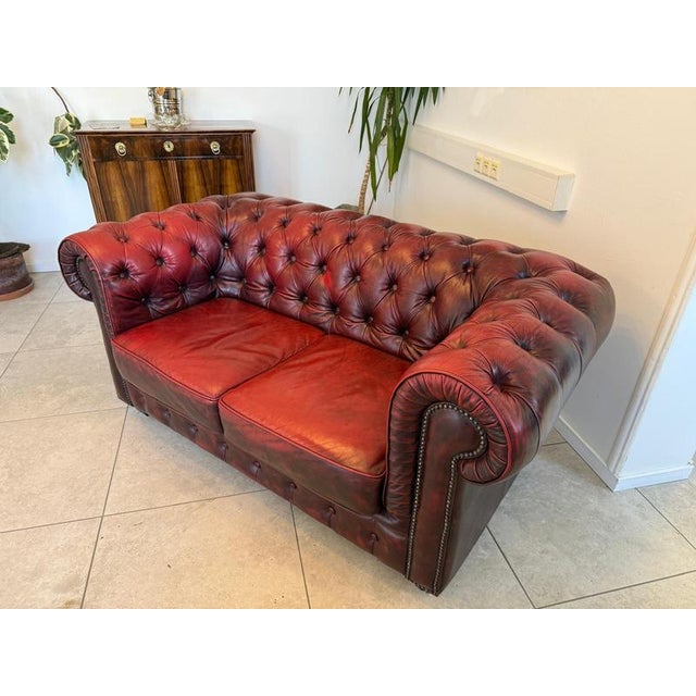 2000 - 2009 Chesterfield Two-Seater Sofa in Leather, 2000s For Sale - Image 5 of 16