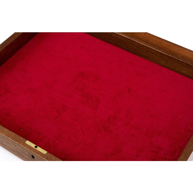 Vintage Tabletop Burl Wood and Glass Keyed Collector’s Display Box For Sale In New York - Image 6 of 11