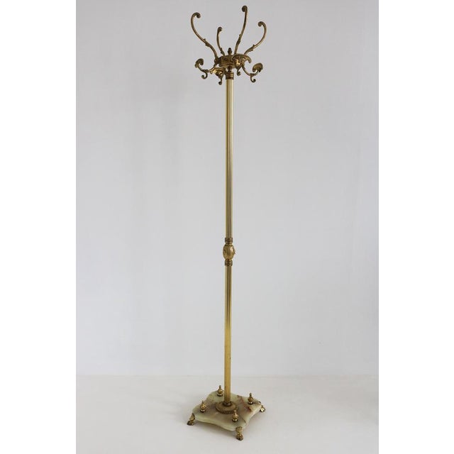 Italian Hollywood Regency Brass Coat Rack with Rotating Crown and Marble Base, 1960s For Sale - Image 4 of 17