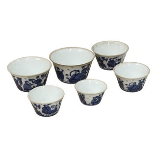 Vintage Set of 6 Small Blue White Figural Graphic Porcelain Bowls For Sale