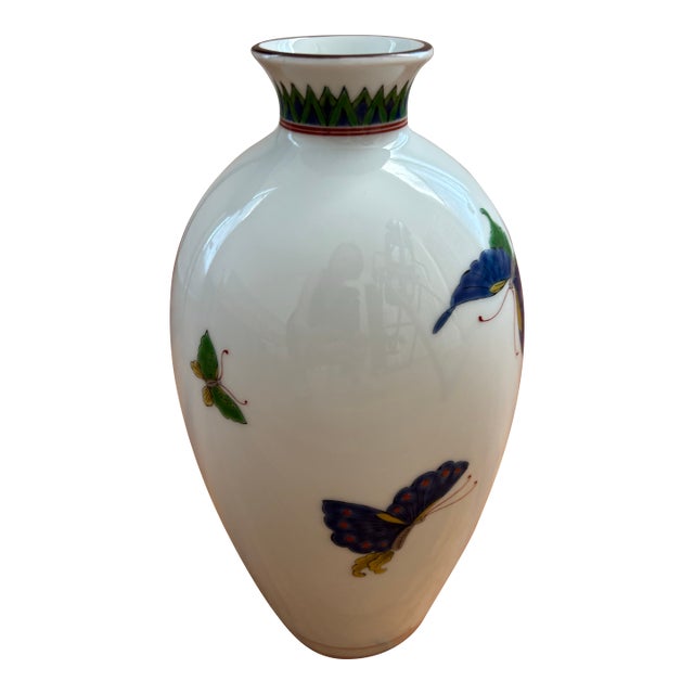 Vintage Japanese Fukagawa Seiji Arita Porcelain Butterfly Vase For Sale