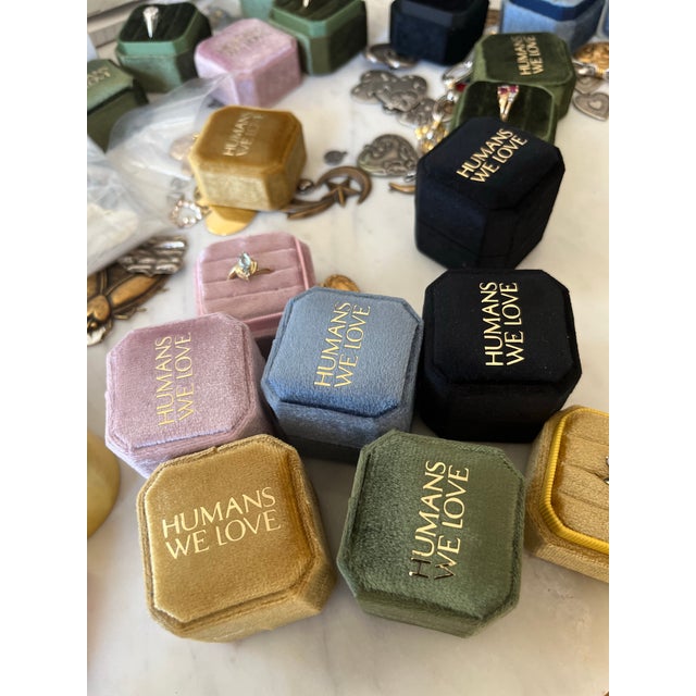 Blue 1950s Daisy Spinel + Diamond Pinky Ring in 14k Yellow Gold — Size 3.25 For Sale - Image 8 of 8