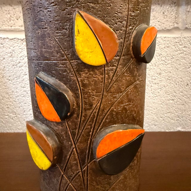 1960s Italian Art Pottery Vase by Aldo Londi, Bitossi for Raymor For Sale In New York - Image 6 of 7