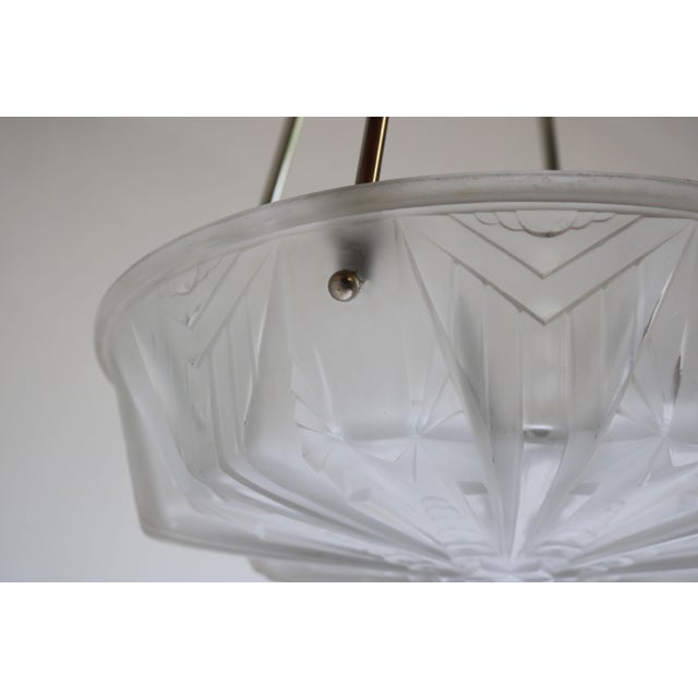 Vintage French Art Deco Pendant Light in White Glass by Muller Freres, 1930 For Sale - Image 3 of 13