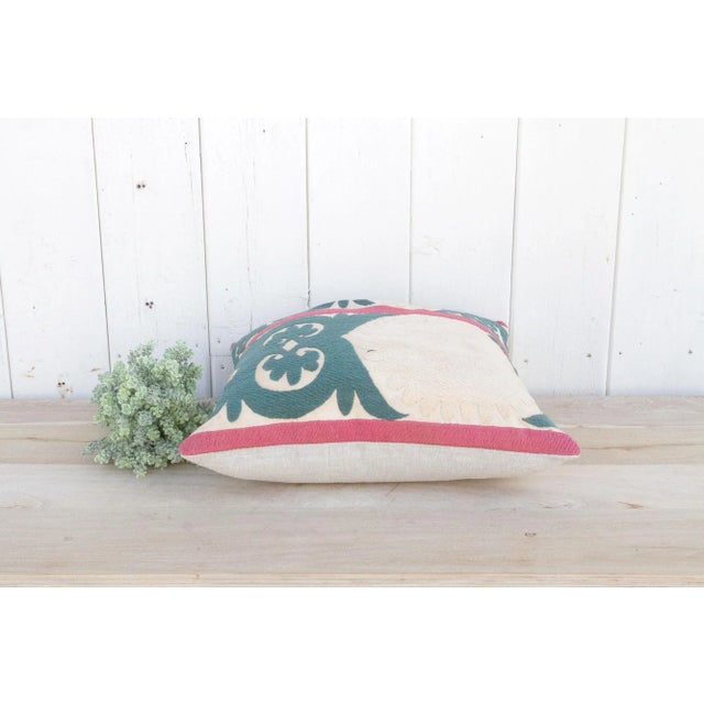 Bashful Beige Vintage Suzani Pillow For Sale In Los Angeles - Image 6 of 9