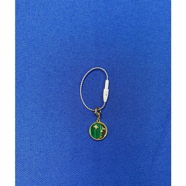 Contemporary Diamond Moon Star Celestial Heaven Zodiac Crescent Sky 18 Karat Yellow Gold Green For Sale - Image 3 of 10