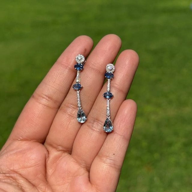 Modern 1.02ct Sapphire Aquamarine Diamond Linear Drop Earrings in 14k Gold- A Pair For Sale In New York - Image 6 of 13