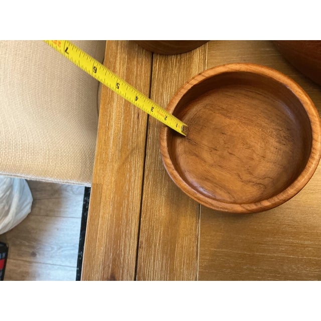 Brown Vintage Mid-Century Modern Genuine Teak Salad Bowl Set - 7 Pieces For Sale - Image 8 of 9