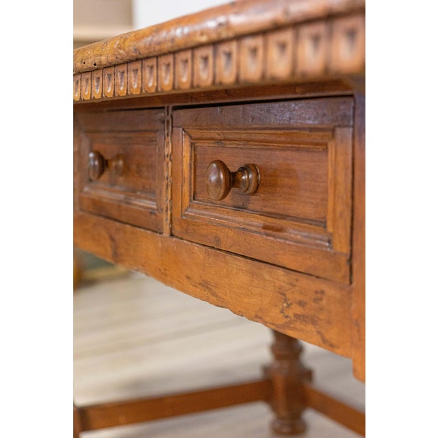Wood Tuscan 1790s Walnut Refectory Table with Carved Scoop Motifs and Turned Legs For Sale - Image 7 of 18