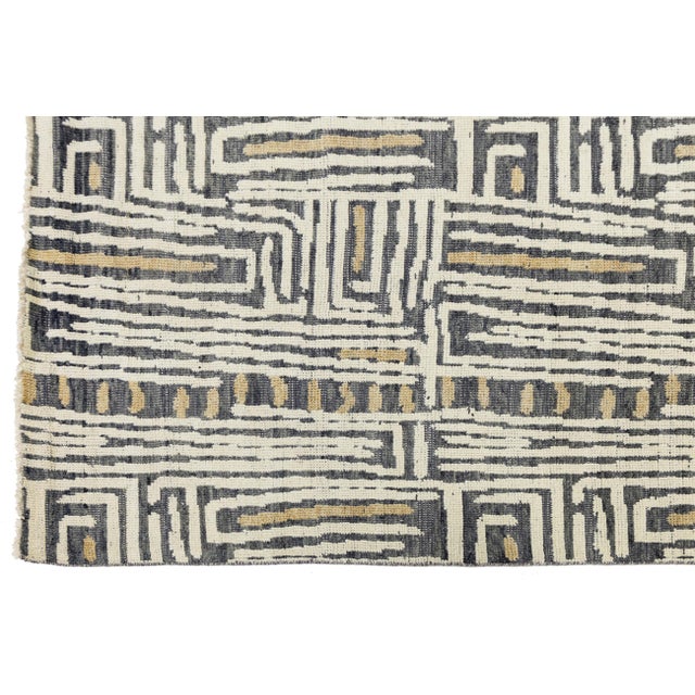 Textile Modern Geometric Wool Area Rug - Abstract Maze Pattern in Charcoal and Cream For Sale - Image 7 of 11