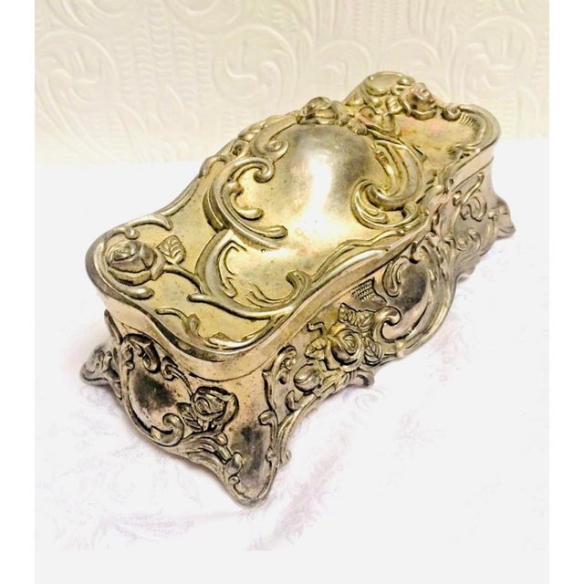 1910s Antique Art Nouveau Blown Out Roses Silver Jewelry Box For Sale - Image 4 of 9