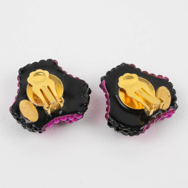 1980s Richard Kerr Jeweled Clip Earrings Black and Fuchsia For Sale - Image 5 of 9