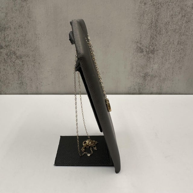 Contemporary Initial "U" Necklace in 10kt Yellow Gold – 18" Length, 1.3 Grams For Sale - Image 3 of 5