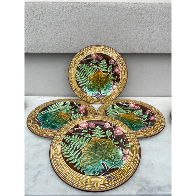 19th Century Majolica Leaves and Pink Flowers Plate Choisy Le Roi For Sale - Image 4 of 4