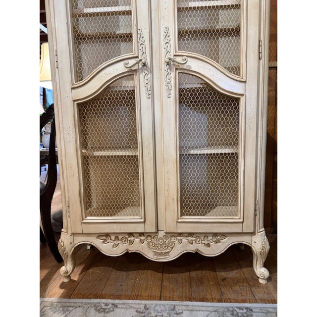 1980s Country French Cabinet W/Chicken Wire For Sale - Image 13 of 13