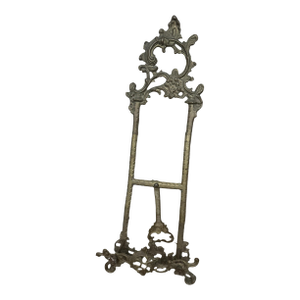 Antique Victorian-Style Brass Display Easel Featuring Ornate Filigree and Baroque Detailing.