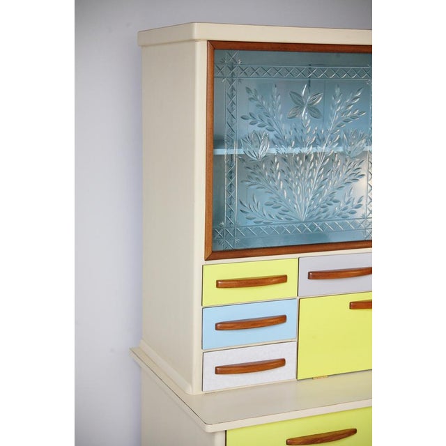 Mid-Century Formica Credenza with Crystal Cut Glass Doors, 1950s For Sale - Image 4 of 18