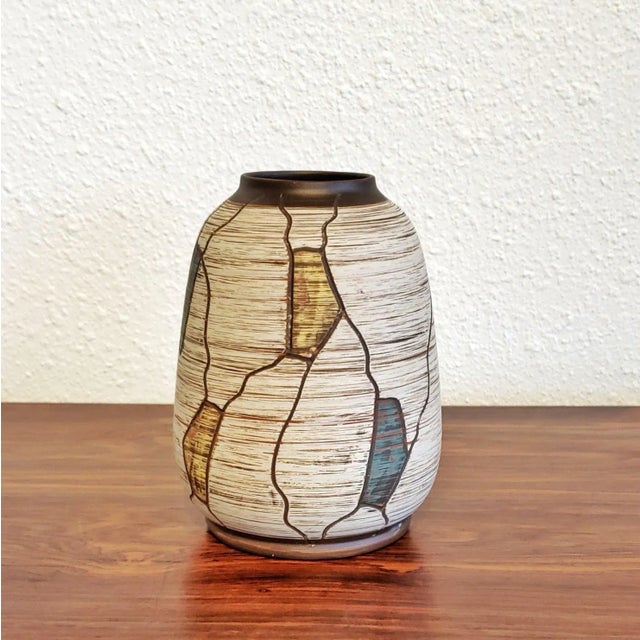A klinker vase designed in the 1950s by Heinrich-Maria Müller for SAWA-KERAMIK. The décor is called 'Napoli.' (Diam. 11...
