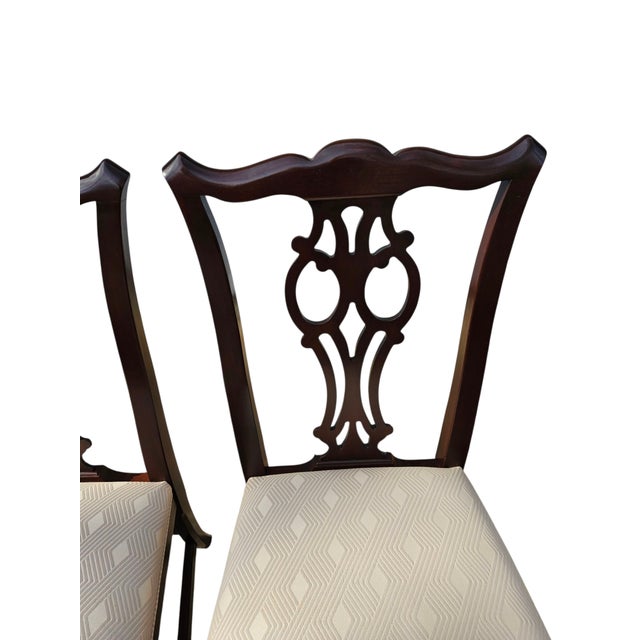 1980s Ethan Allen Georgian Court Dining Room Chairs Chippendale Sheild Back For Sale In Philadelphia - Image 6 of 12