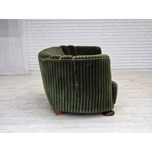 1960s Danish 2-Seater Curved Sofa in Furniture Velour and Oak Wood, 1960s For Sale - Image 5 of 18