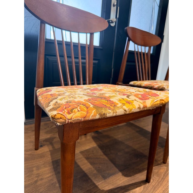 Mid-Century Modern Broyhill Sculptra Attributed Dining Chairs – Set of 6 With Captain Chair – Walnut For Sale - Image 16 of 17