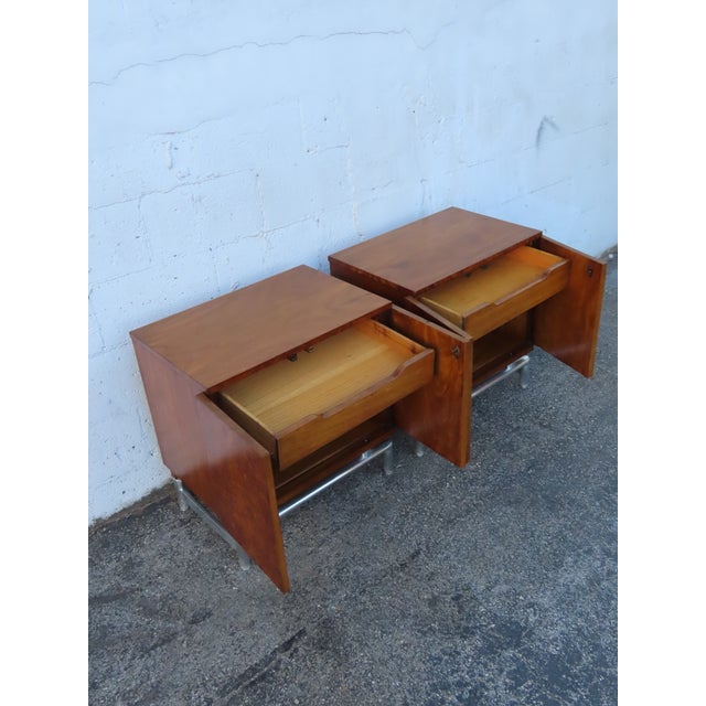 White Furniture White Furniture Hollywood Regency Nightstands End Bedside Tables a Pair 6313 For Sale - Image 4 of 18